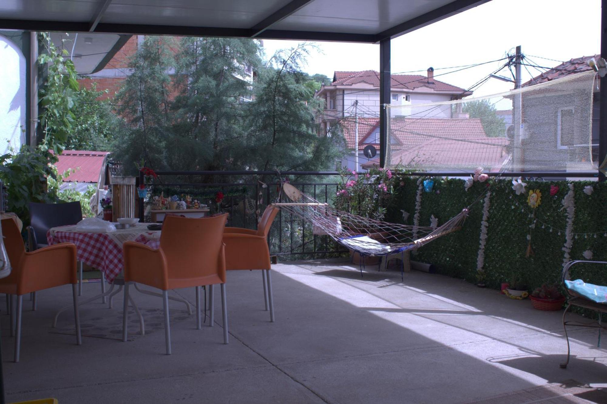 スコピエ Adem'S Cozy Terrace Retreat Bed & Breakfast エクステリア 写真